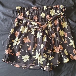 Floral tie shorts